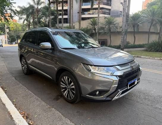 MITSUBISHI OUTLANDER 2.0 MIVEC GASOLINA HPE AUTOMÁTICO